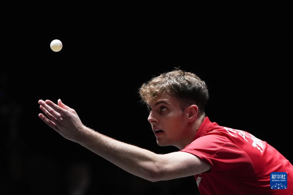 这位年轻的 这位年轻的